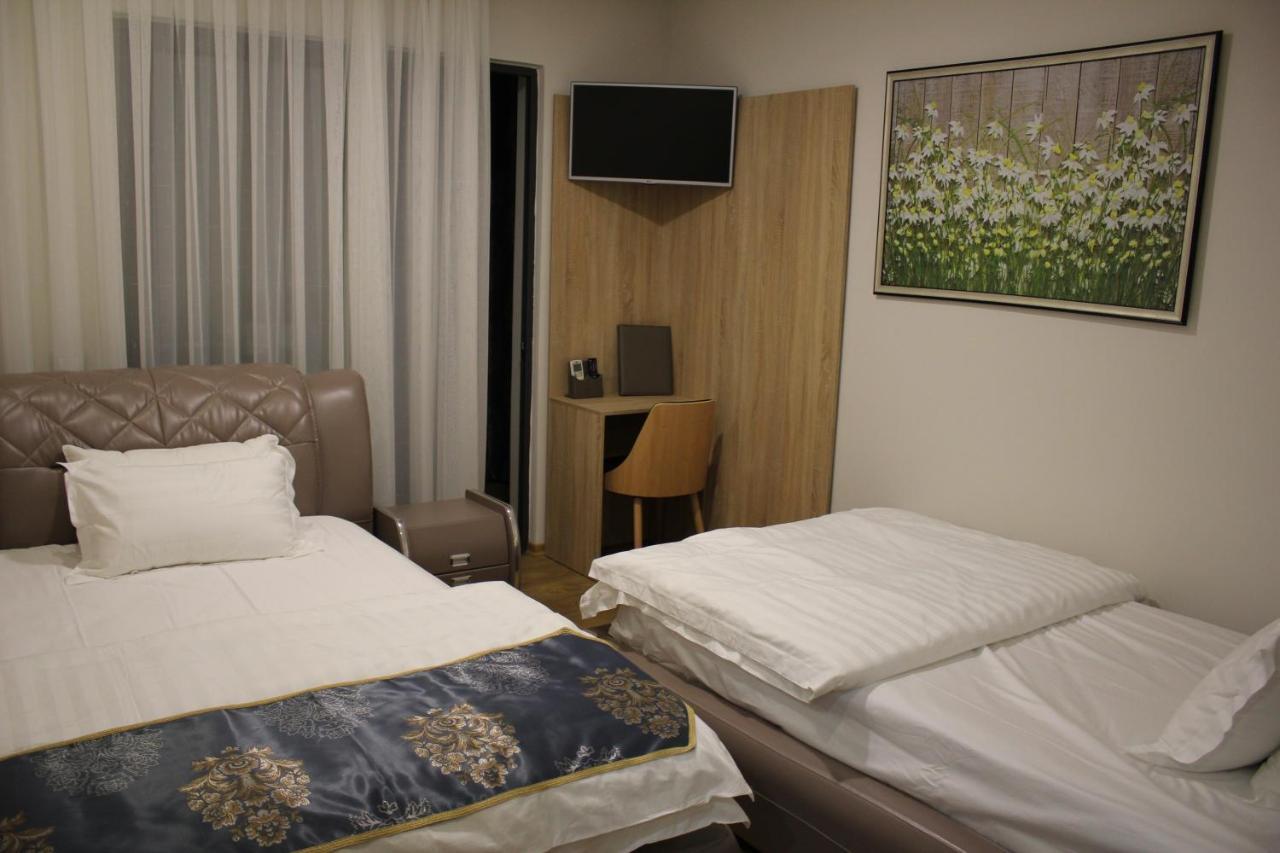 Park Hotel Tirana Yzberishti Extérieur photo