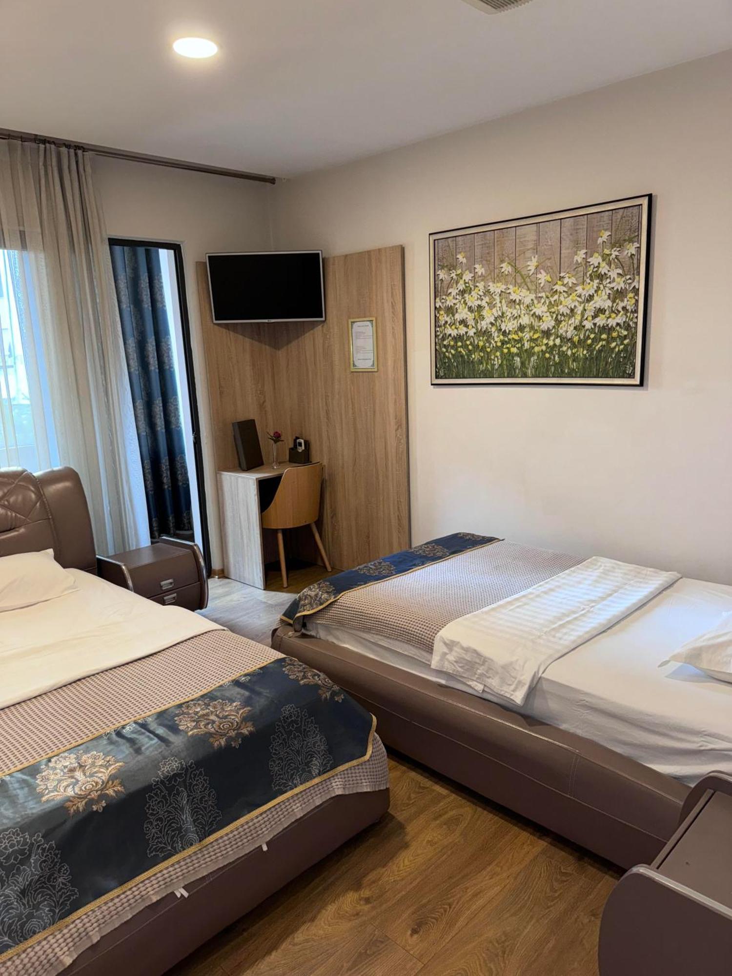 Park Hotel Tirana Yzberishti Extérieur photo