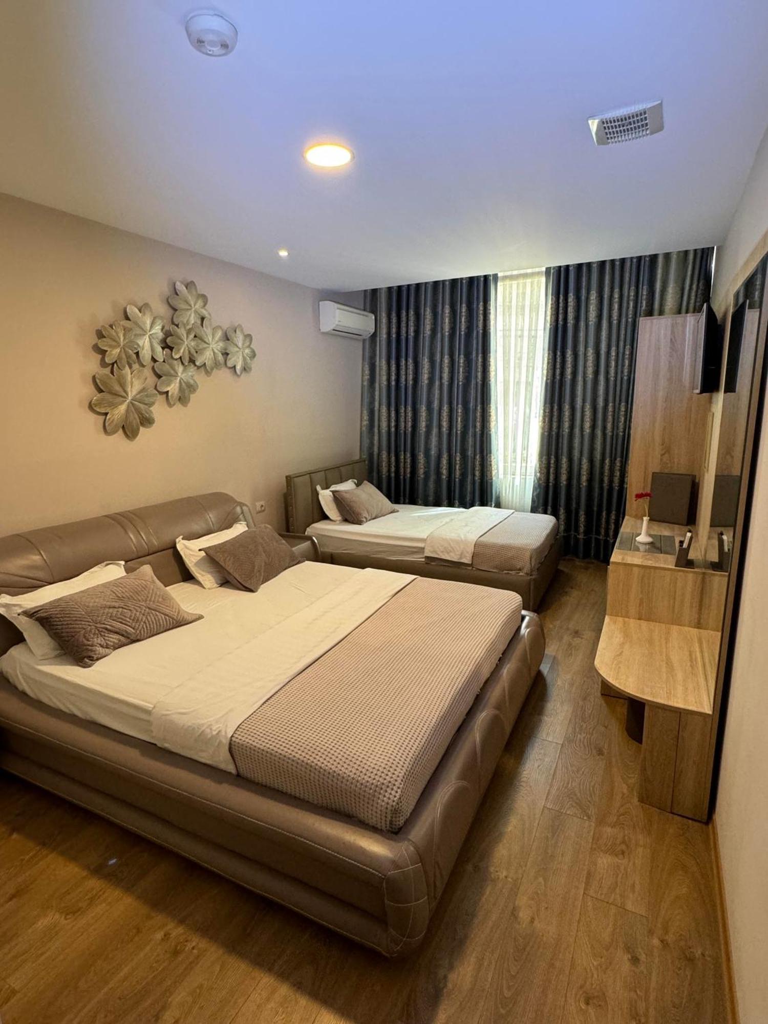Park Hotel Tirana Yzberishti Extérieur photo
