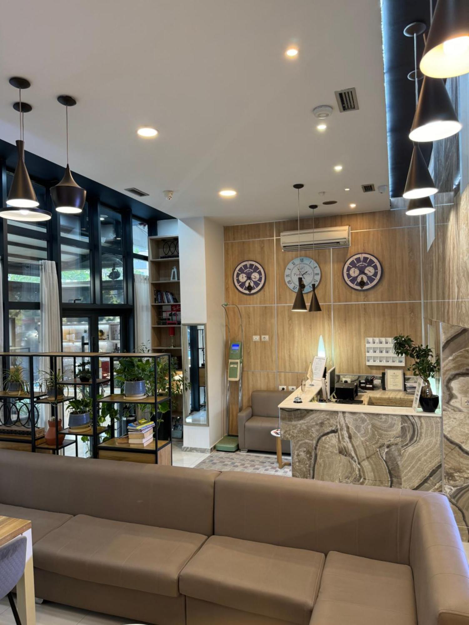 Park Hotel Tirana Yzberishti Extérieur photo