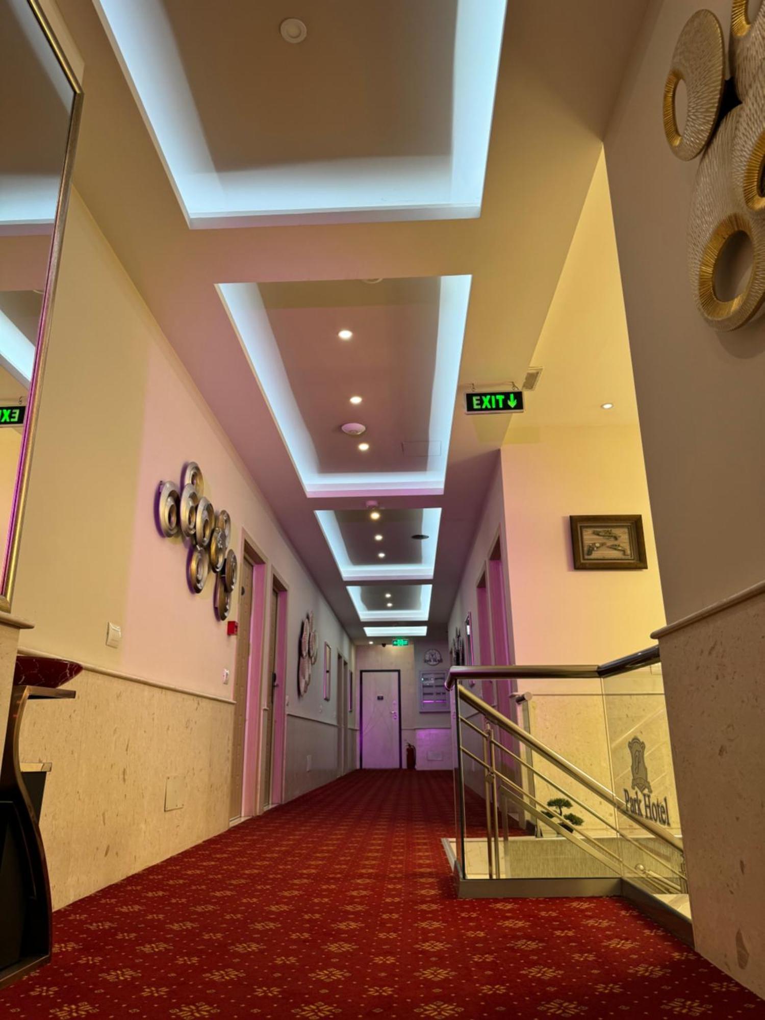 Park Hotel Tirana Yzberishti Extérieur photo
