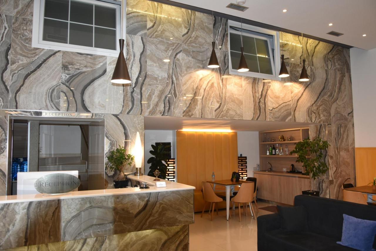 Park Hotel Tirana Yzberishti Extérieur photo
